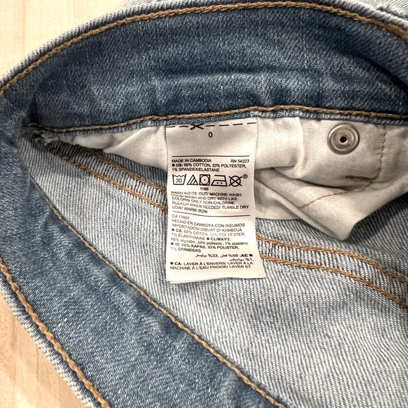 Old Navy “The Power Jean” straight leg size 0 - Picture 2 of 5